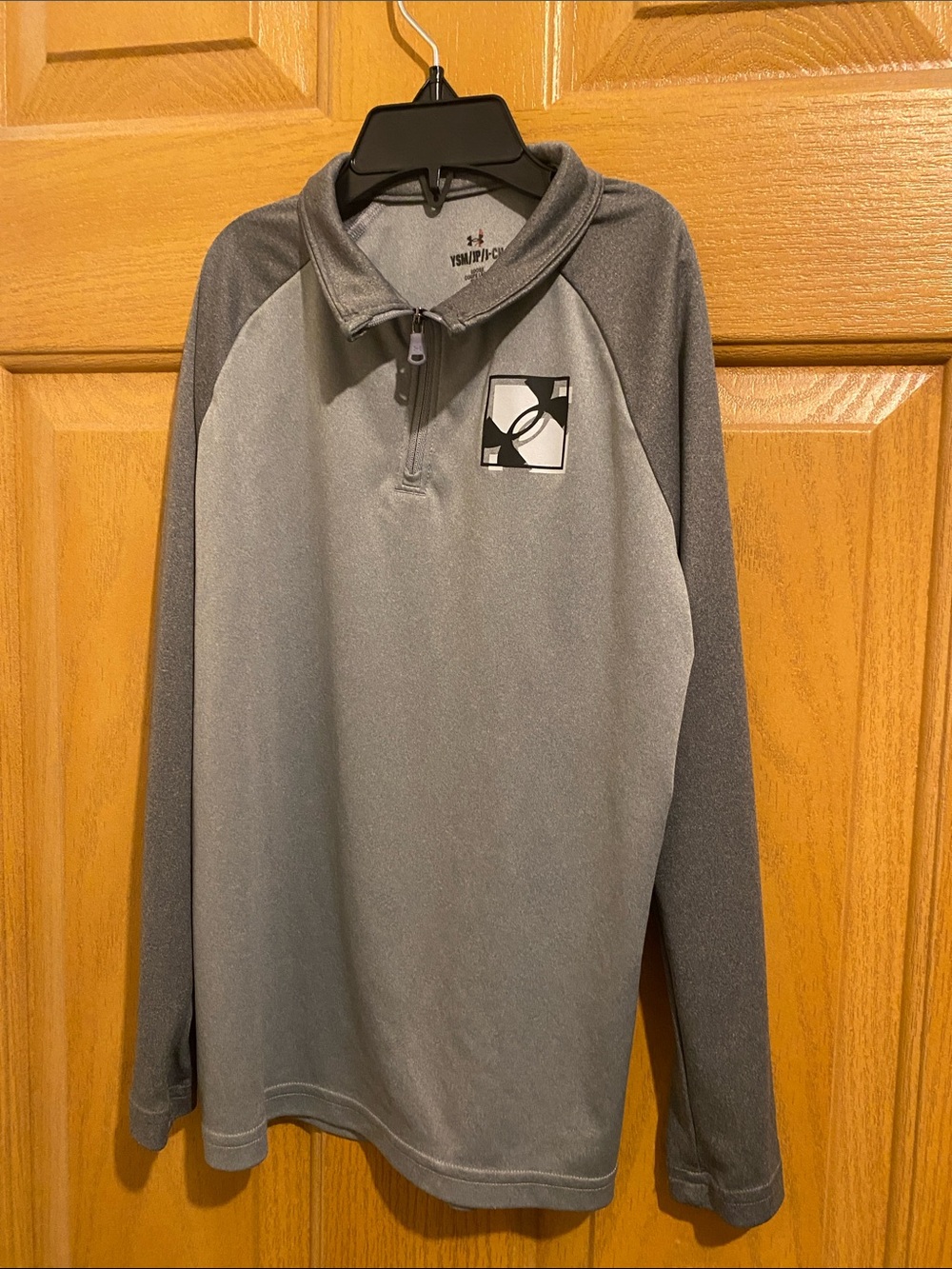 Under Armour boys Gray 1/4 Zip Athletic Pullover